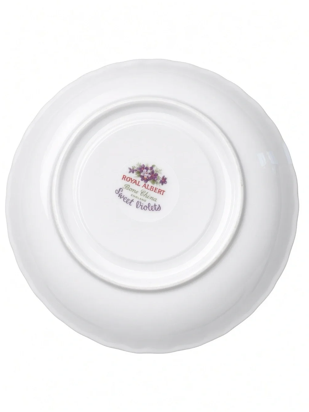 ROYAL ALBERT Sweet Violets Bone China Teacup & Saucer – England